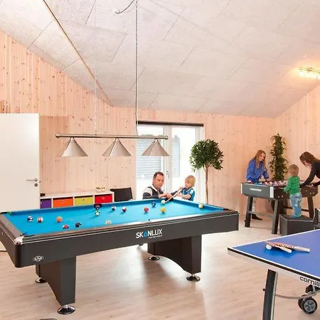 Oksby Sleeps 24 Pool Wifi Blavand